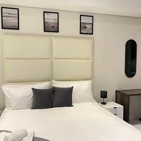 Luxury & Premium Suites Sandton City One Joanesburgo Exterior foto